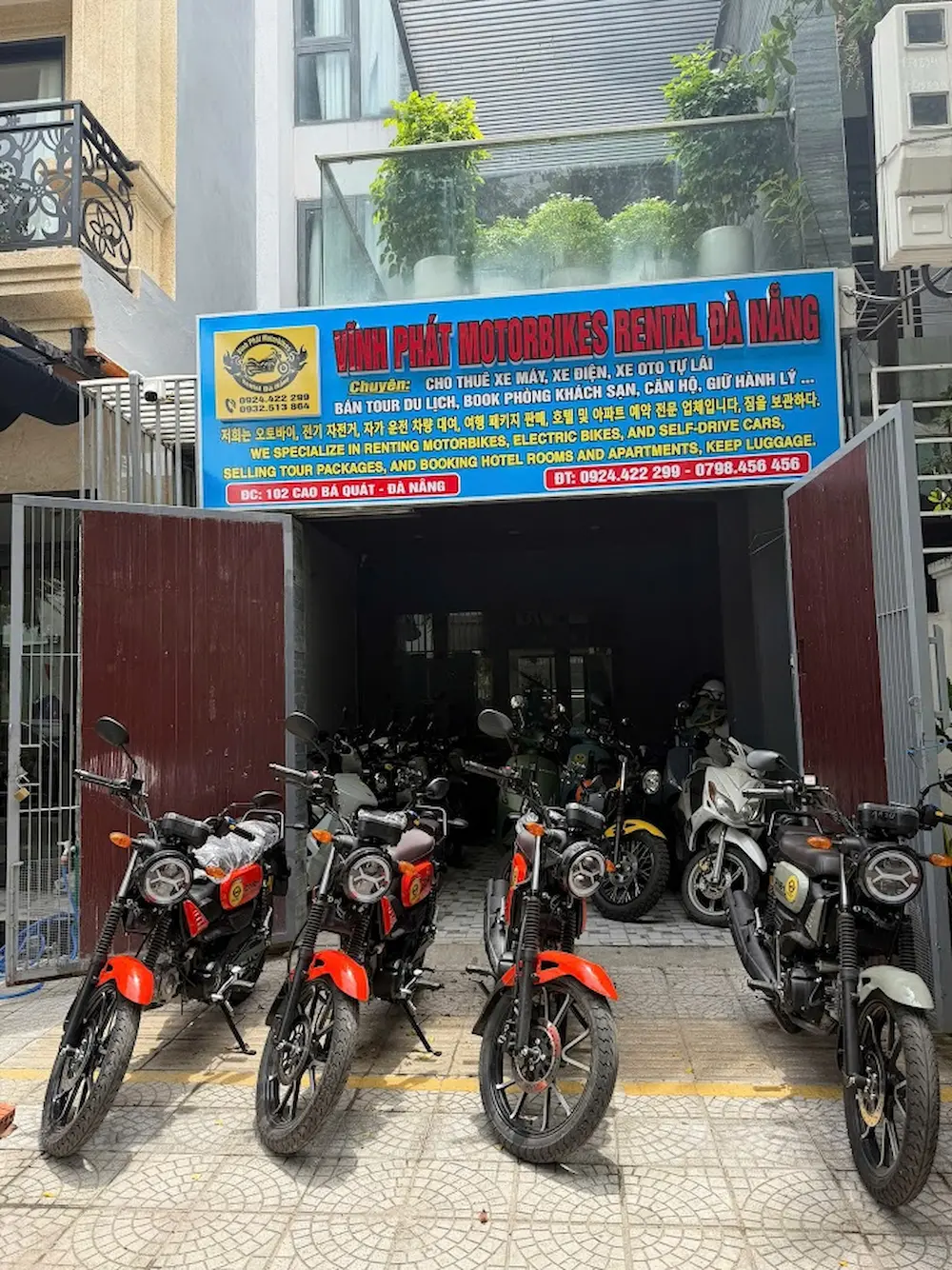Vĩnh Phát Motorbikes storefront in Da Nang